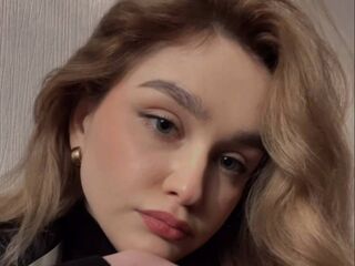 camwhore fingering pussy KileyRipple