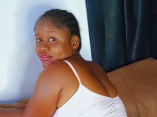 camslut showing tits KiraDon