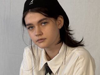 sexcam picture LeannMolineaux