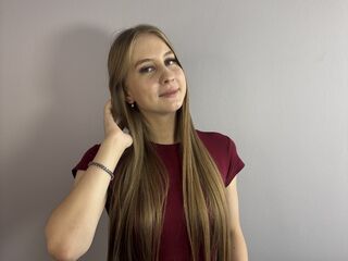 naughty webcamgirl LeolaHunkins