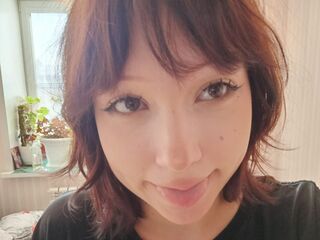 naughty camgirl fingering pussy LeonaMuchow