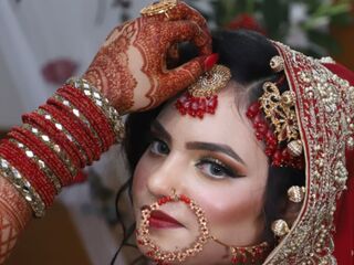 cam girl playing with dildo LiliNora