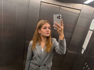 naked camgirl gallery LizzieIacovino