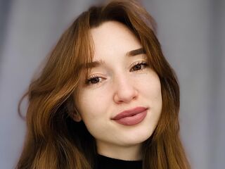 webcam girl LouieAldaco