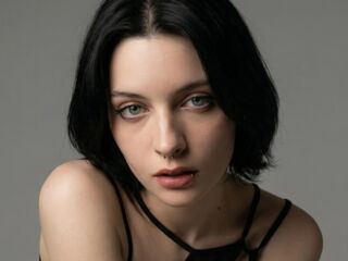 naked camgirl picture LuisaFinell