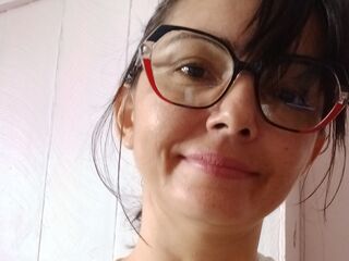 hot strip tease webcam LuizaHots