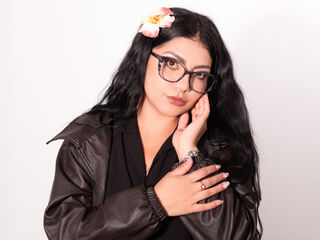 cam girl fingering LunaBlur