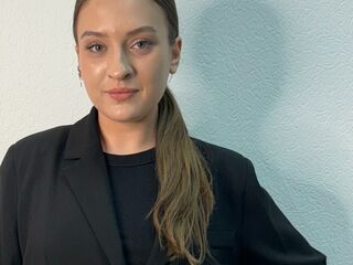 naked cam girl photo LyndaEstle