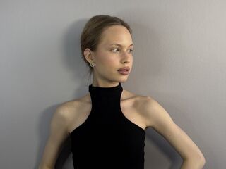 webcamgirl chatroom MalliaLucioni