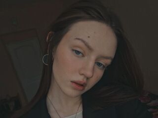 closeup cam MariamDarter