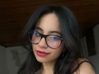 camslut spreading pussy MelodyeMarks