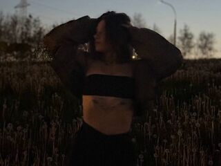 camslut masturbating MichelinaBoe