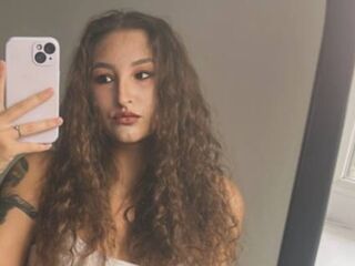 naked girl with live cam NicholMikrot