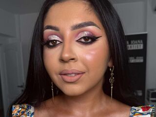 hot cam girl fingering shaved pussy RoseEla