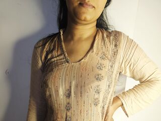 live sex webcam RubbynaKhan