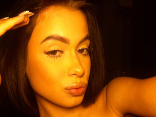 topless cam girl RuthieMichieli