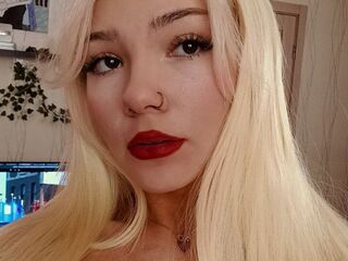 camgirl fingering pussy SandraReal