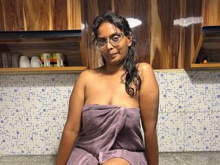 naked camgirl fingering pussy SanjuSanjana