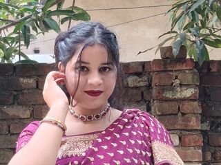 closeup web cam SaraAlisk