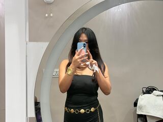 camslut showing tits SaraMehta