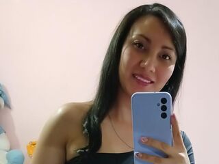 camgirl sexchat SaraSwy