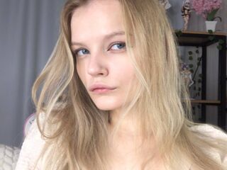 naughty cam girl masturbating with dildo ShelyMilan