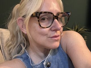 hot strip tease web cam SophiaHillUk