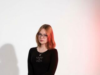 chat room live webcam SuzanGoldstein