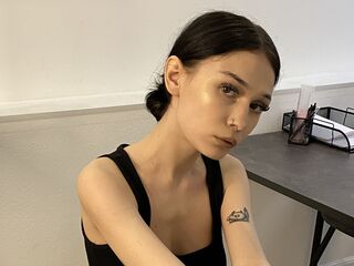 camslut naked TaliaHicks