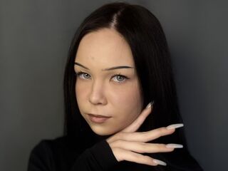 camslut fingering shaved pussy TiffanyRichards