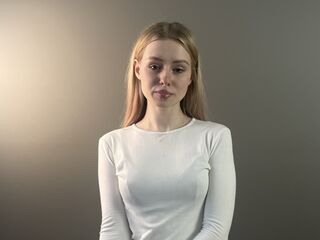 camslut spreading pussy WanVondracek